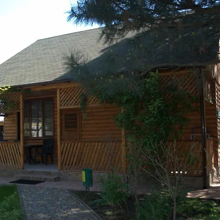 Kompleks Otdykha Elki-palki Tatil parkı 3*
