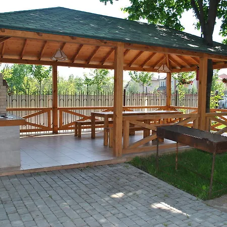 Tatil parkı Kompleks Otdykha Elki-palki Odessa