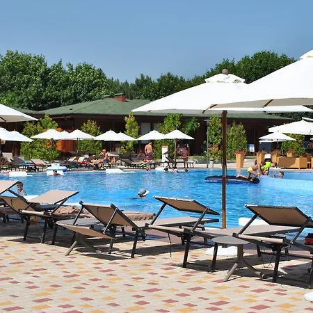 Tatil parkı Kompleks Otdykha Elki-palki