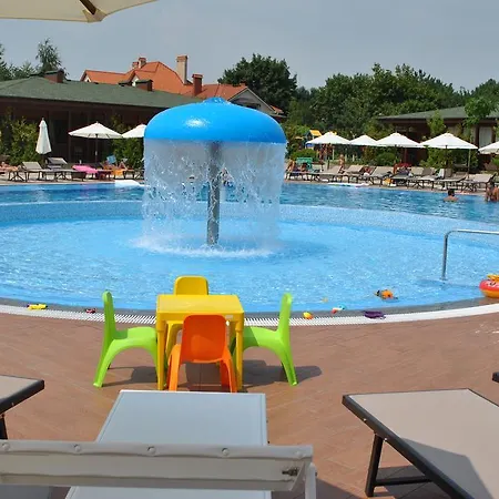 Tatil parkı Kompleks Otdykha Elki-palki Odessa