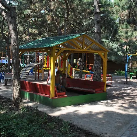 Kompleks Otdykha Elki-palki Tatil parkı