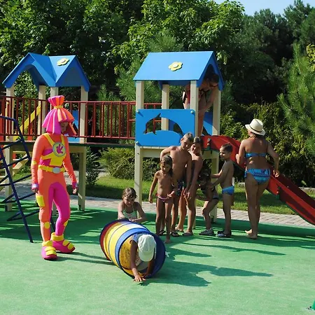 Kompleks Otdykha Elki-palki Tatil parkı 3*