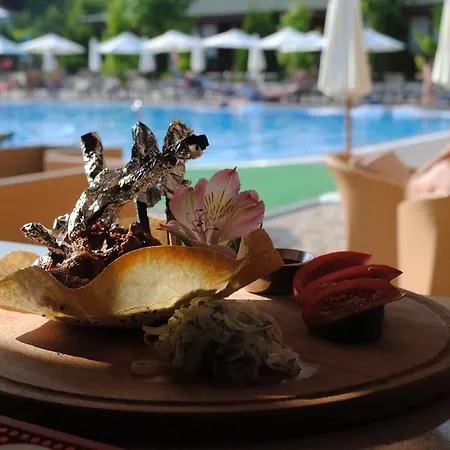 Tatil parkı Kompleks Otdykha Elki-palki 3*