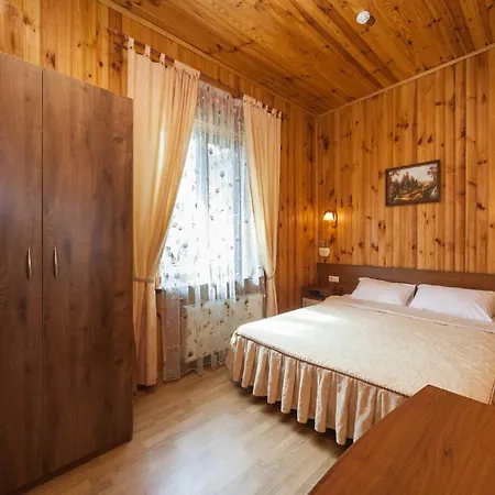 Tatil parkı Kompleks Otdykha Elki-palki Odessa