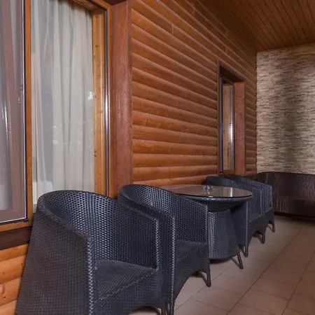 Kompleks Otdykha Elki-palki Tatil parkı 3*