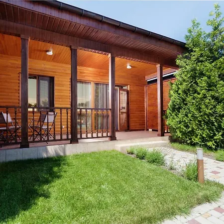 Kompleks Otdykha Elki-palki Tatil parkı 3*