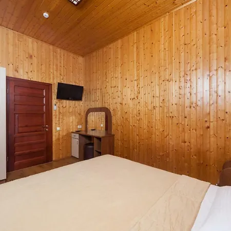 Kompleks Otdykha Elki-palki Tatil parkı