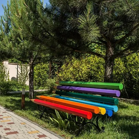 Kompleks Otdykha Elki-palki Tatil parkı 3*
