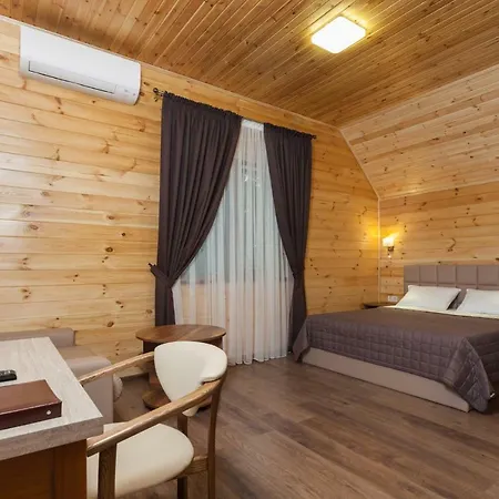 Kompleks Otdykha Elki-palki Tatil parkı